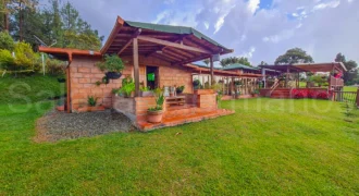 Casa Campestre en Venta 841m² Barro Blanco – Santa Elena Antioquia