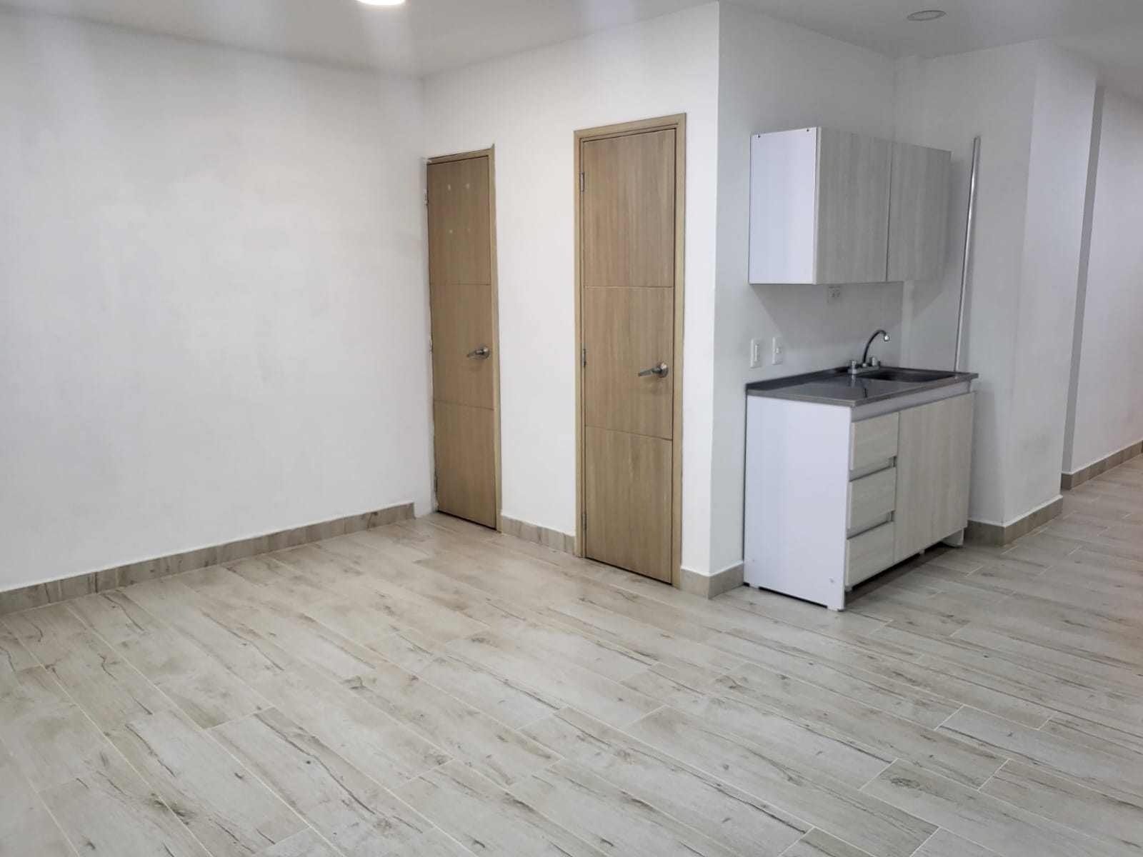 Local Comercial en Arriendo 85 m² Edificio Torre Praga Sabaneta – Antioquia