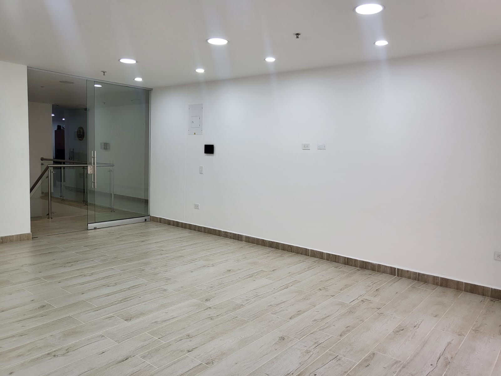 Local Comercial en Arriendo 85 m² Edificio Torre Praga Sabaneta – Antioquia
