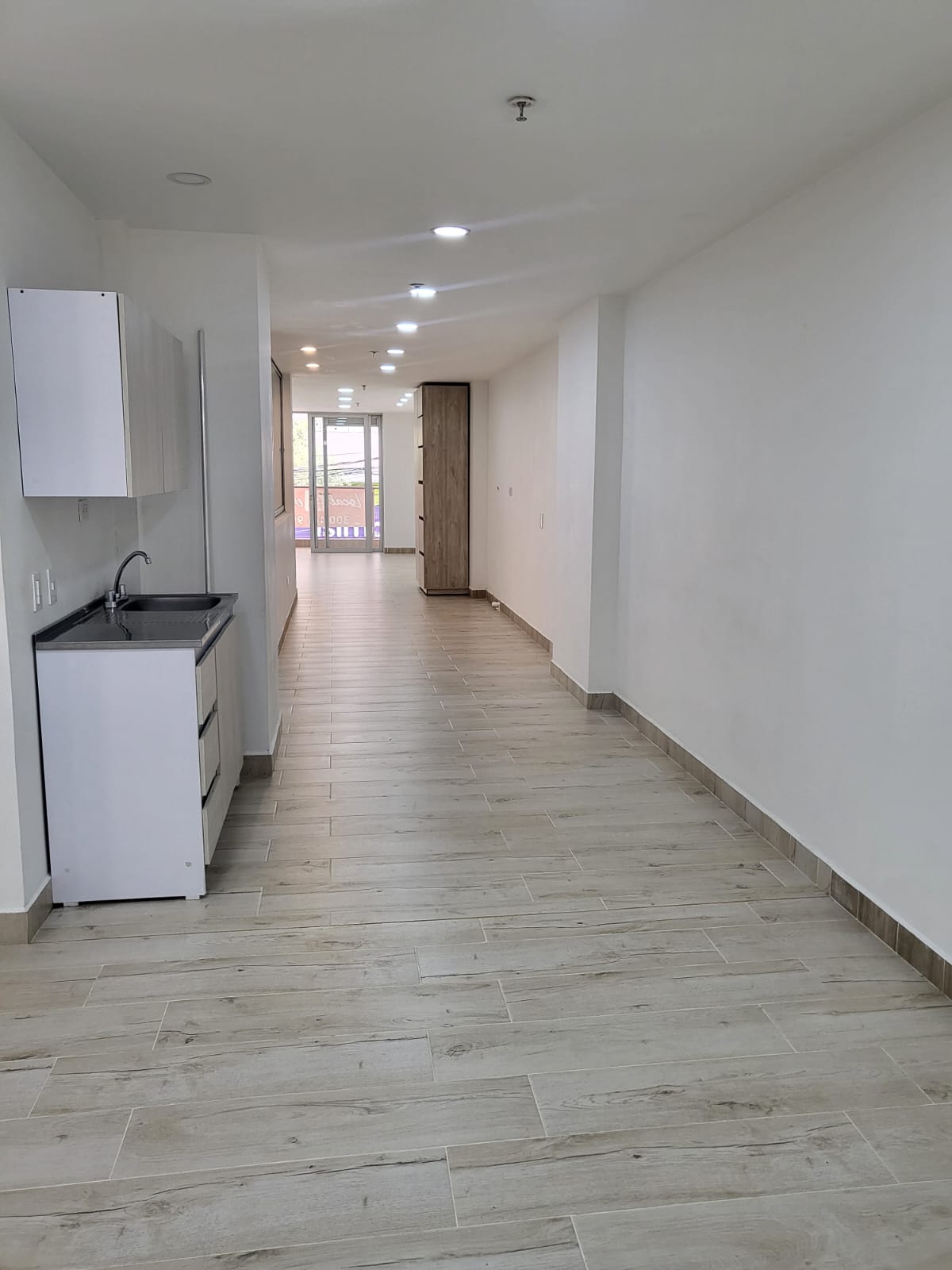 Local Comercial en Arriendo 85 m² Edificio Torre Praga Sabaneta – Antioquia