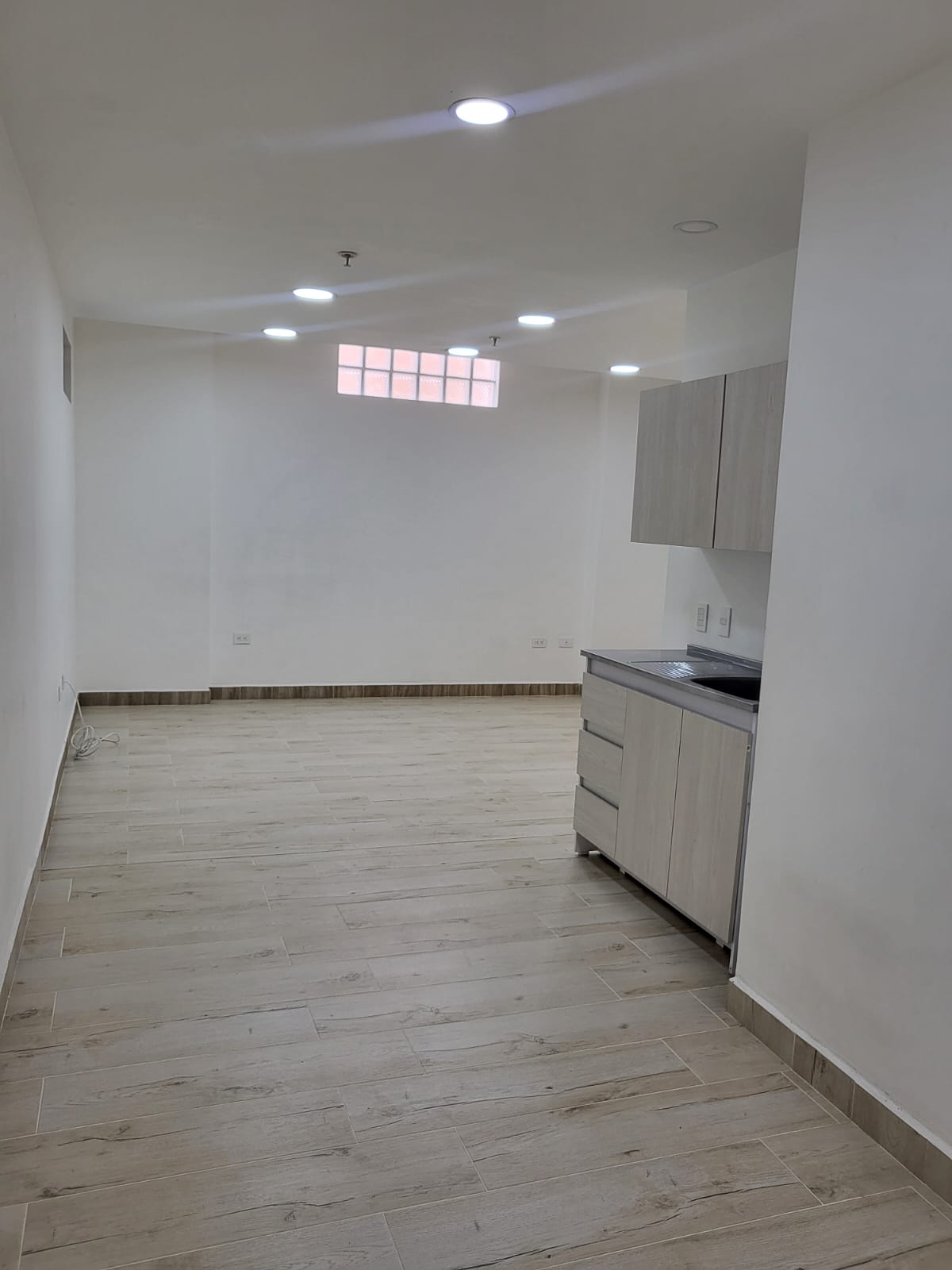 Local Comercial en Arriendo 85 m² Edificio Torre Praga Sabaneta – Antioquia