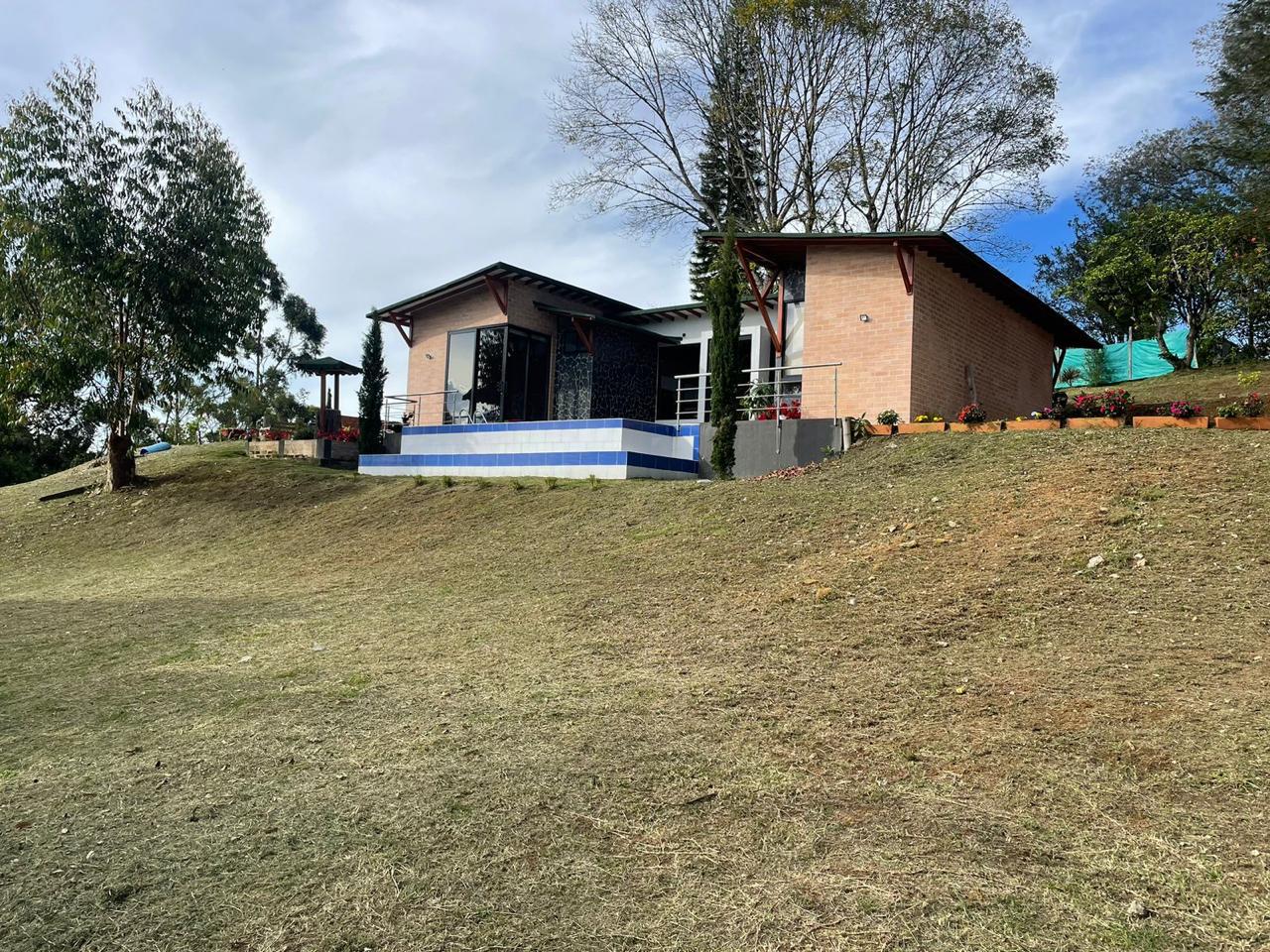 Casa Campestre en Venta 250 m² construidos en Marinilla – Antioquia