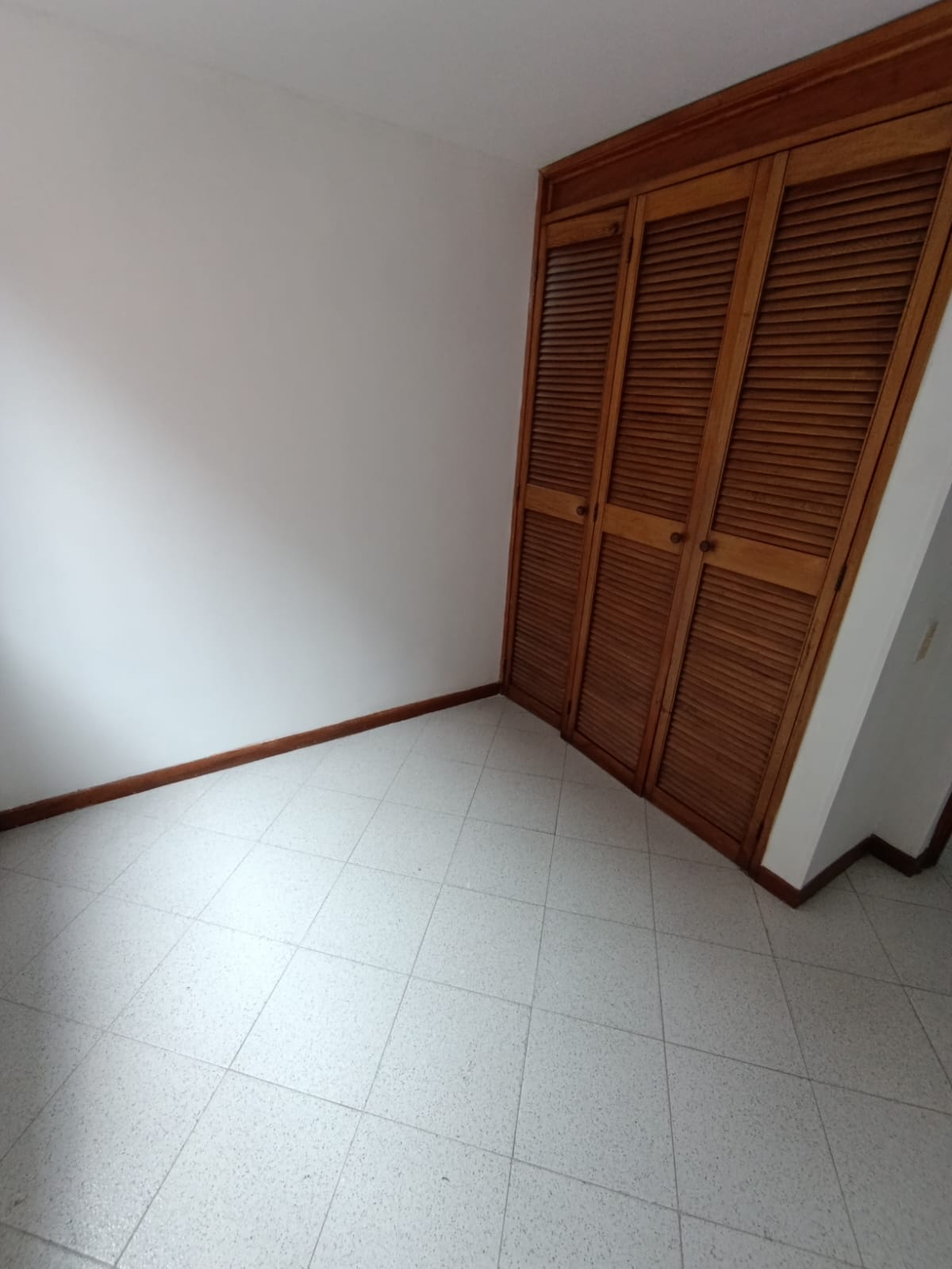Casa en Arriendo Envigado 150 m² – Barrio El Dorado (3 Niveles)