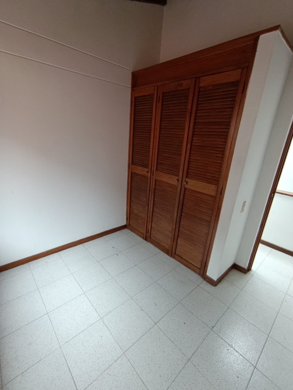 Casa en Arriendo Envigado 150 m² – Barrio El Dorado (3 Niveles)