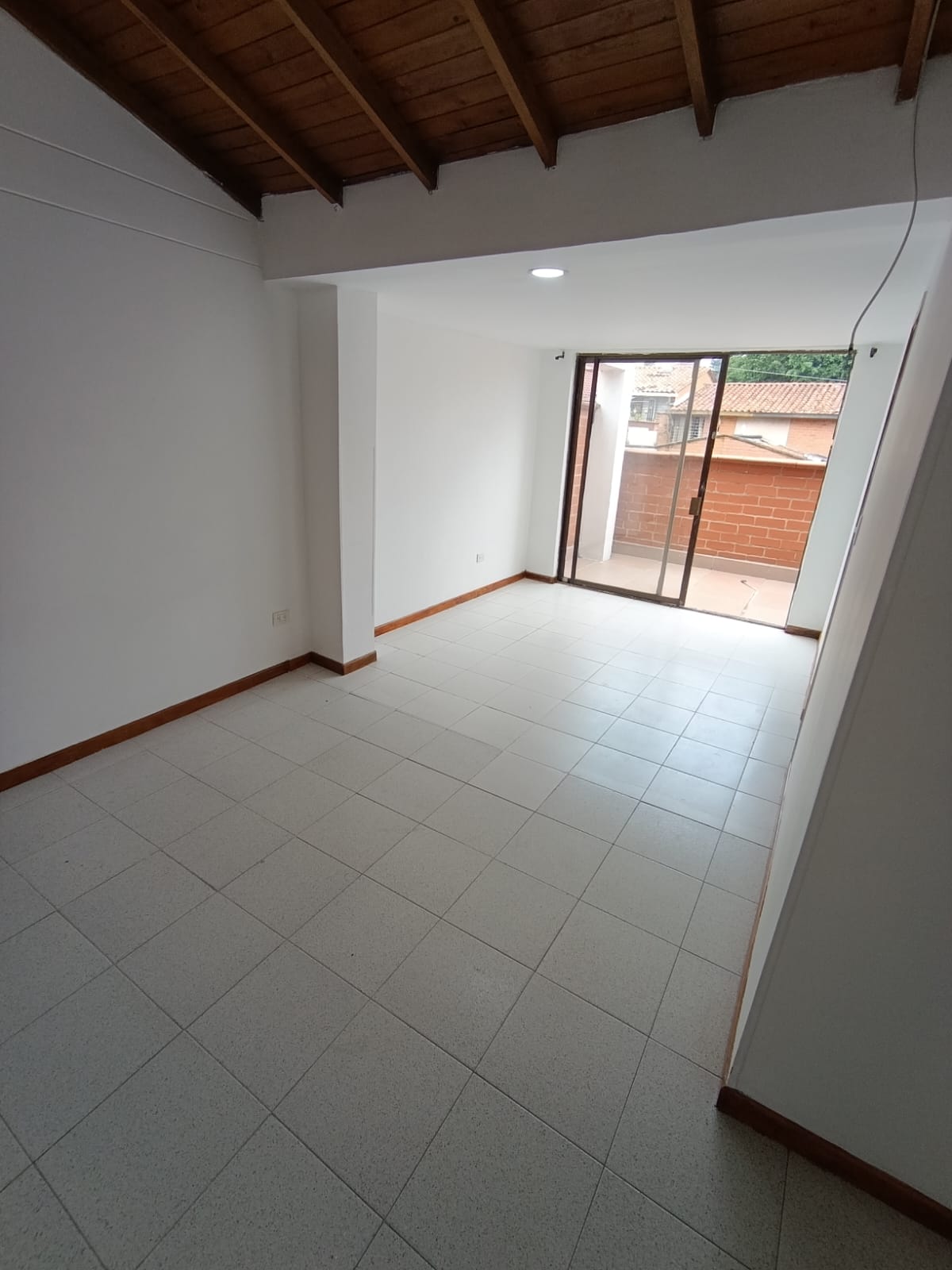 Casa en Arriendo Envigado 150 m² – Barrio El Dorado (3 Niveles)