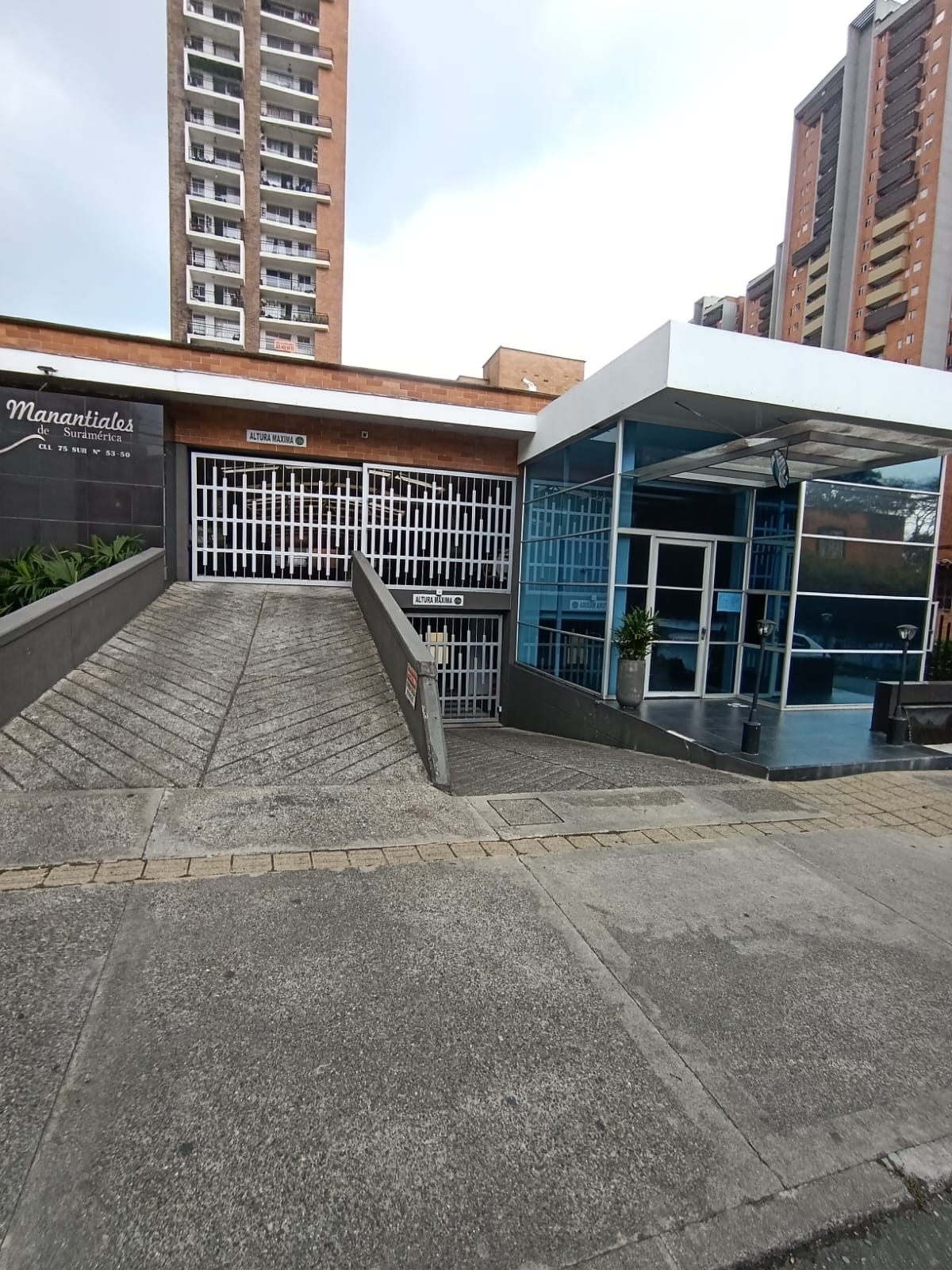 Apartamento en Arriendo 74 m² Manantiales de Suramérica Medellín – Antioquia