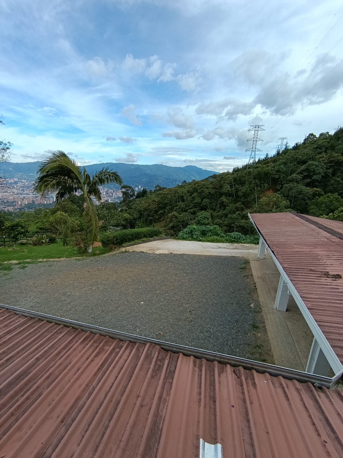 Casa Finca en Arriendo 200 m² Parcelación Guayacanes San Antonio de Prado Medellín – Antioquia