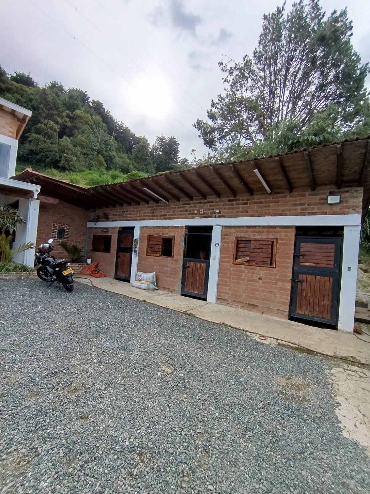 Casa Finca en Arriendo 200 m² Parcelación Guayacanes San Antonio de Prado Medellín – Antioquia